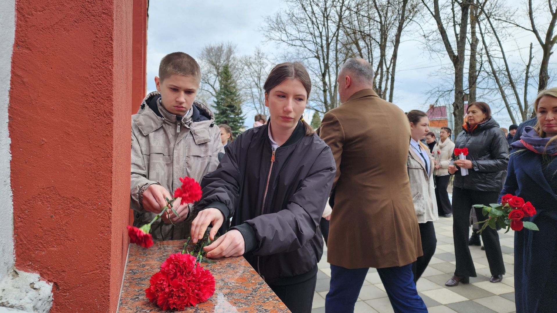 кашира, сво, герои сво, мемориальная доска, митинг, школа,