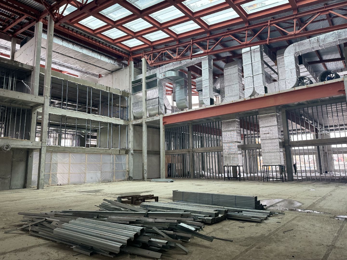 строительство школы, брусника, ленинский городской округ,