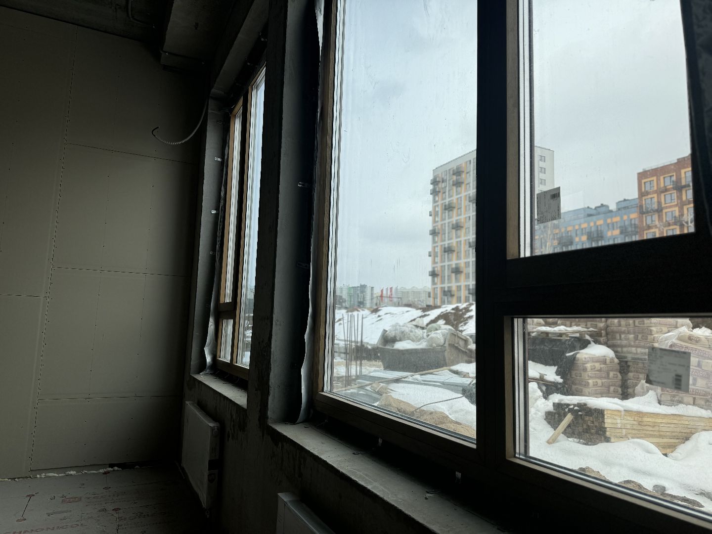 строительство школы, брусника, ленинский городской округ,