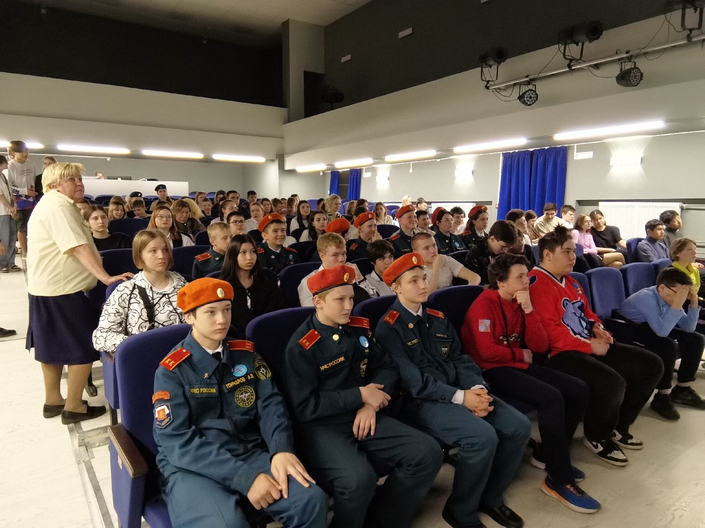 Балашиха, молодёжный центр Новый свет, патриотизм, Вымпел, волонтёры Подмосковья, СВО, военнослужащие, фонд помощи Своих не бросаем