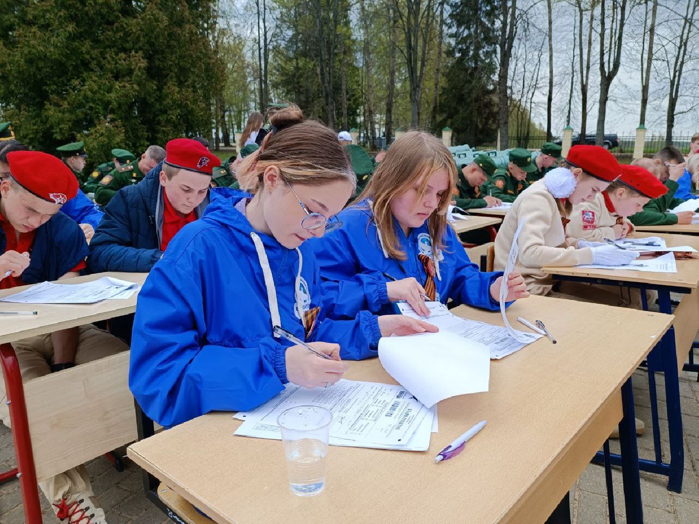 Можайск, Можайский городской округ, Подмосковье, Диктант Победы, Всероссийская акция, исторический диктант, Бородинское поле, школьницы,