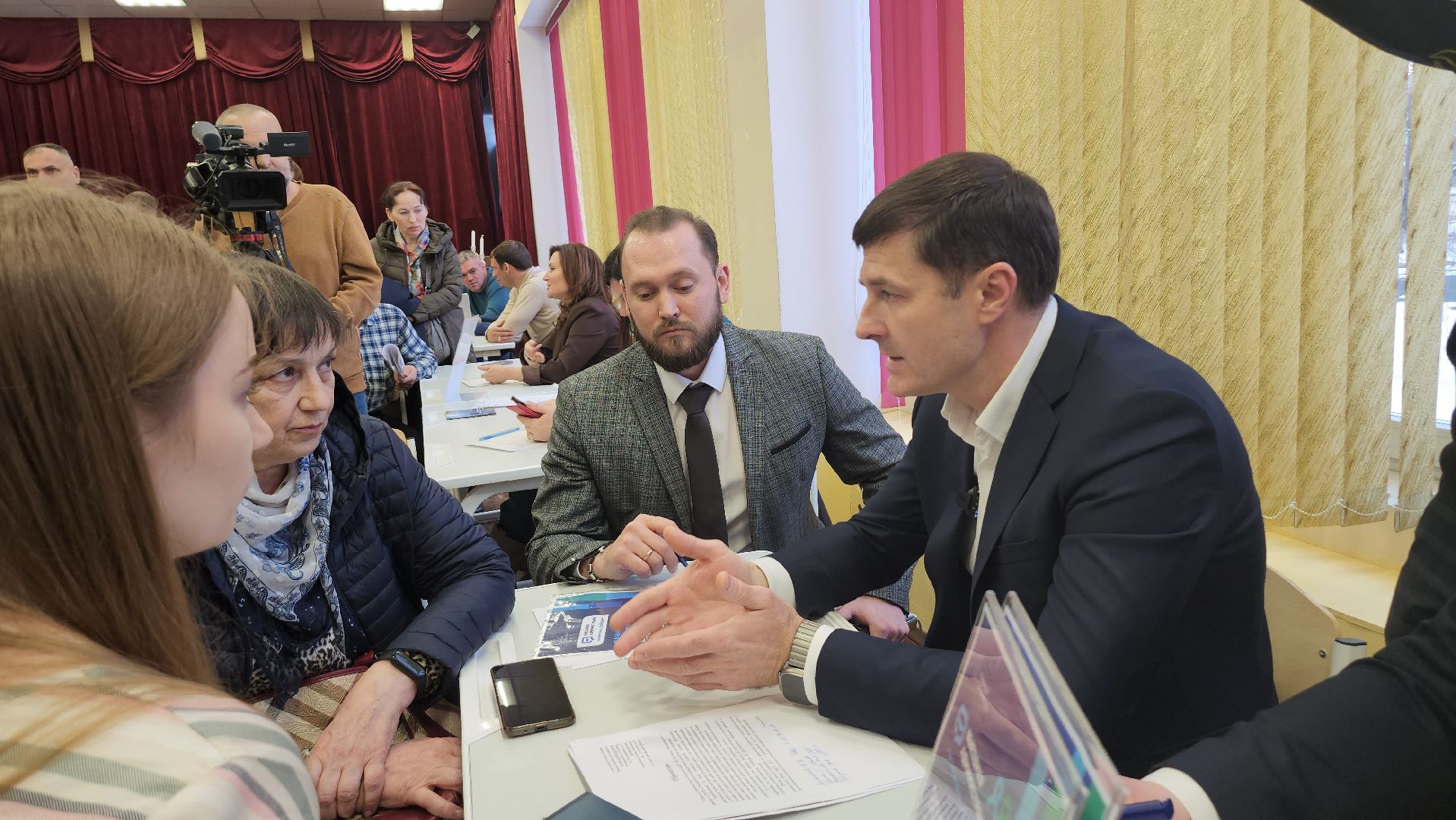 люберцы, глава городского округа люберцы владимир волков, выездная администрация, тротуар,