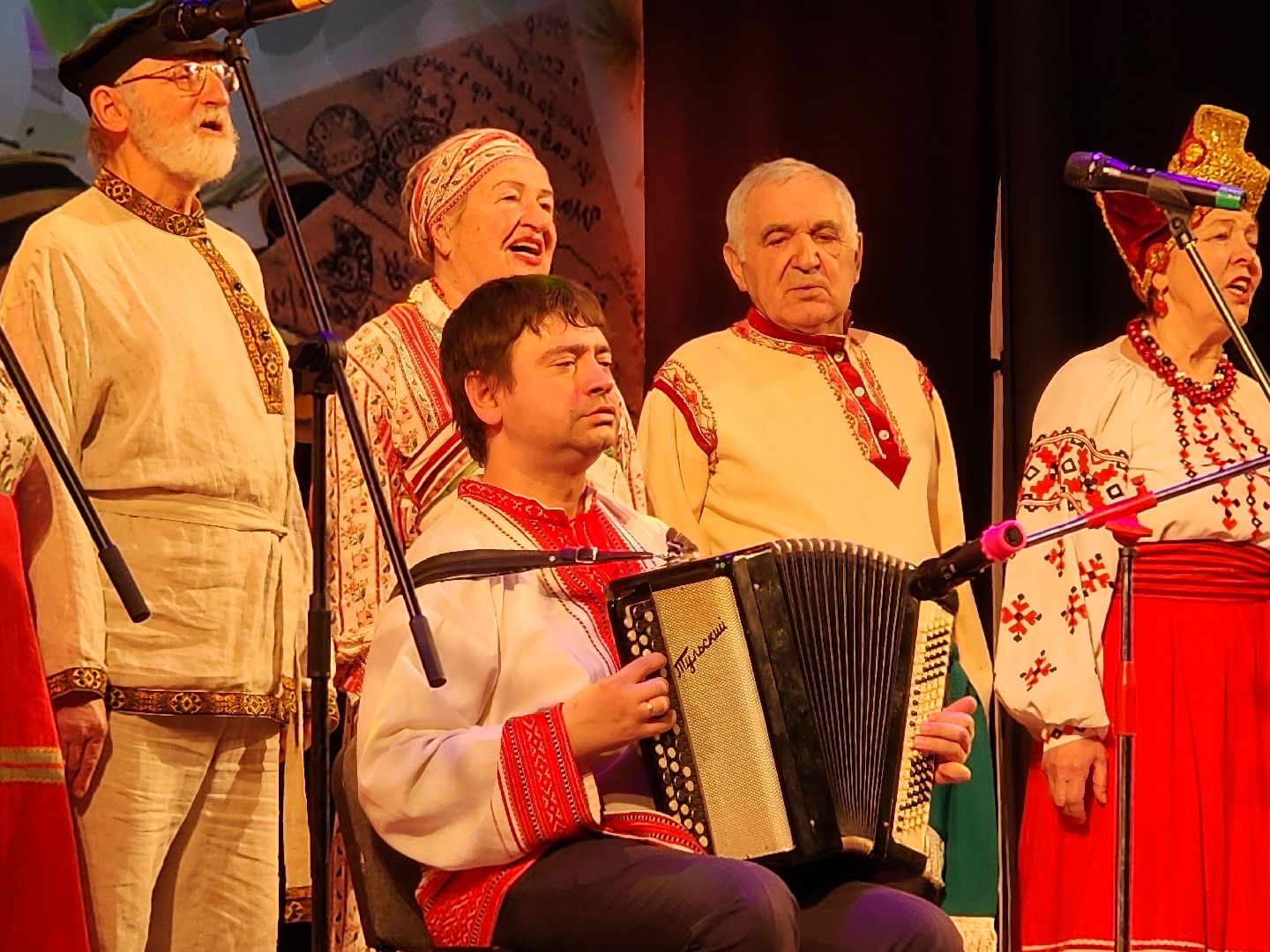 сергиев посад, дк октябрь, фестиваль, ветеранские коллективы, и нисколько мы с тобой не постарели,