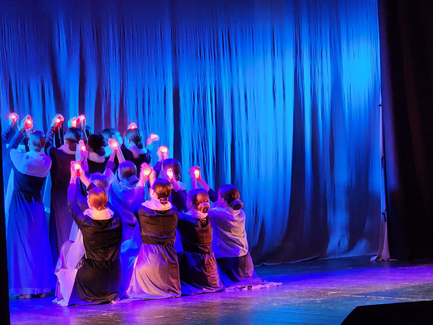 сергиев посад, дк октябрь, фестиваль, ветеранские коллективы, и нисколько мы с тобой не постарели,