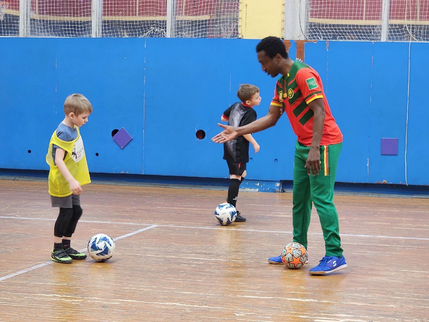 фрязино, детский футбол, спортивная секция, дети, тренер по футболу,