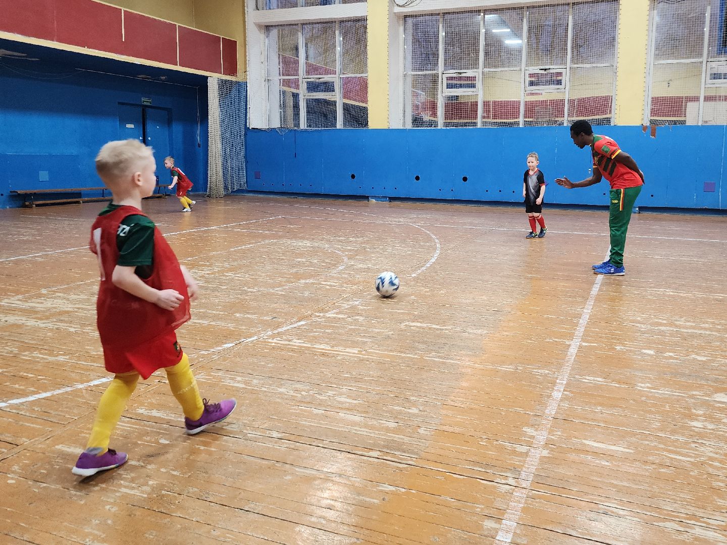 фрязино, детский футбол, спортивная секция, дети, тренер по футболу,