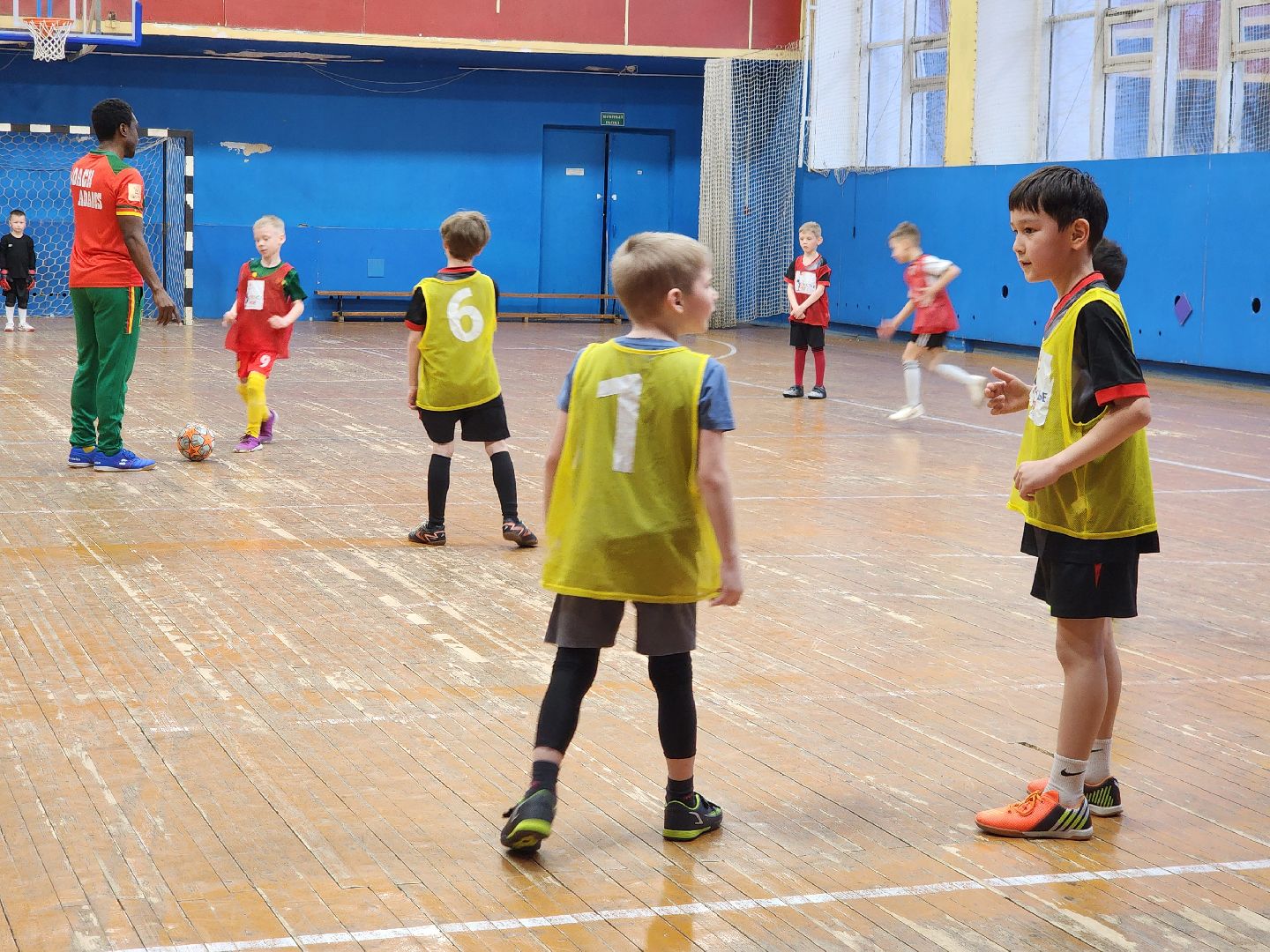 фрязино, детский футбол, спортивная секция, дети, тренер по футболу,