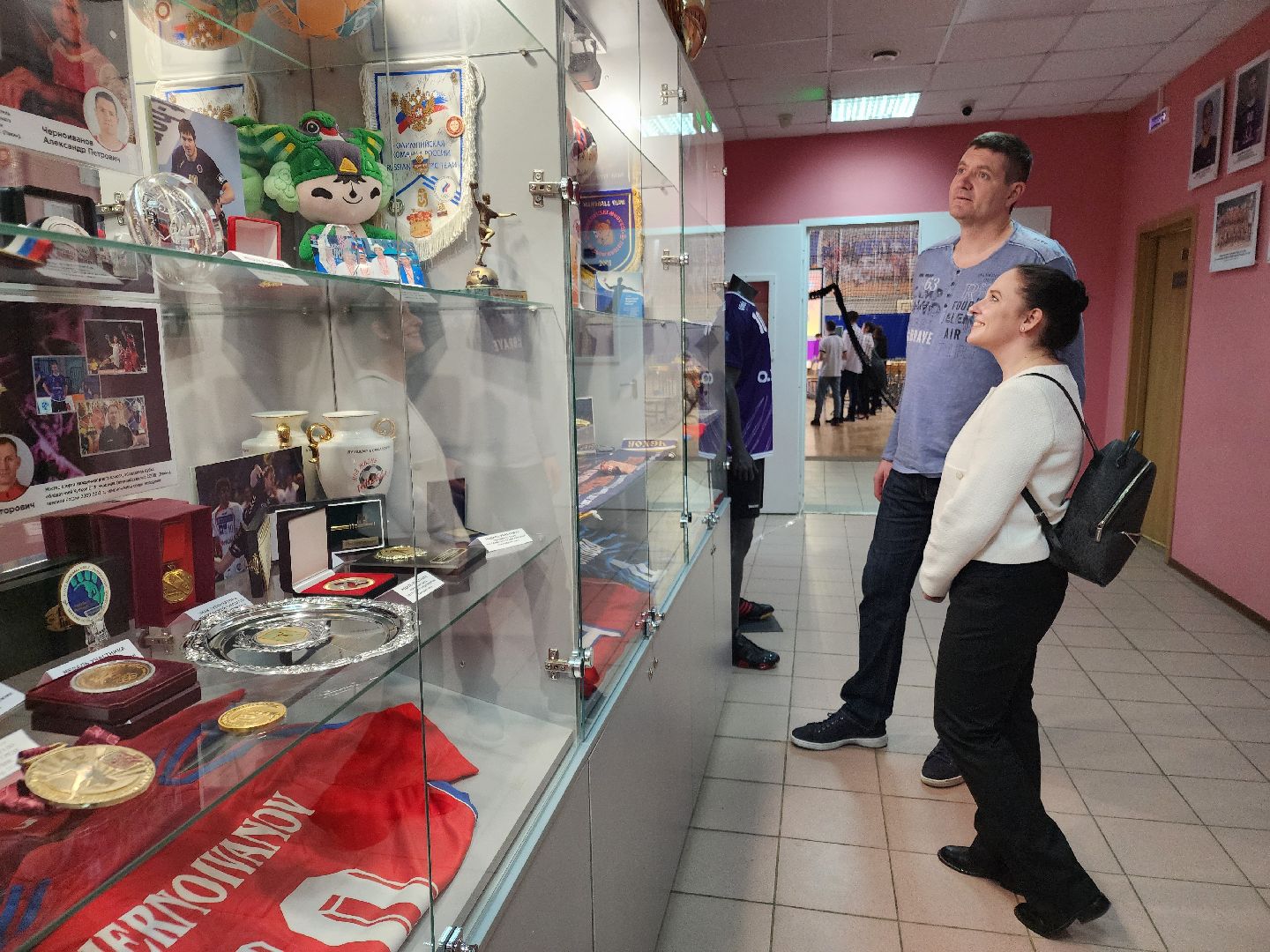 Чехов, улица Мира 9а, спортивный комплекс надежды россии, музей спорта, экспозиция, награды, спортивная форма, атрибутика, сувениры, аксессуары, автографы, чемпионы олимпийских игр, клуб Чеховские медведи, гандбол, бокс, хоккей, синхронное плавание, Александр Черноиванов,