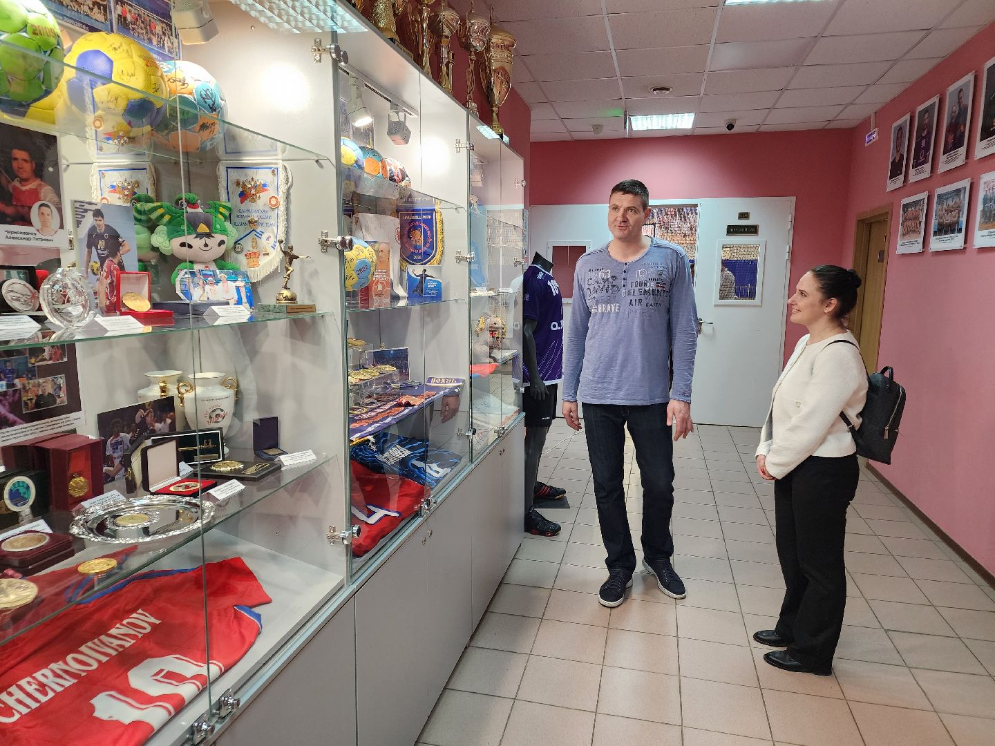 Чехов, улица Мира 9а, спортивный комплекс надежды россии, музей спорта, экспозиция, награды, спортивная форма, атрибутика, сувениры, аксессуары, автографы, чемпионы олимпийских игр, клуб Чеховские медведи, гандбол, бокс, хоккей, синхронное плавание, Александр Черноиванов,