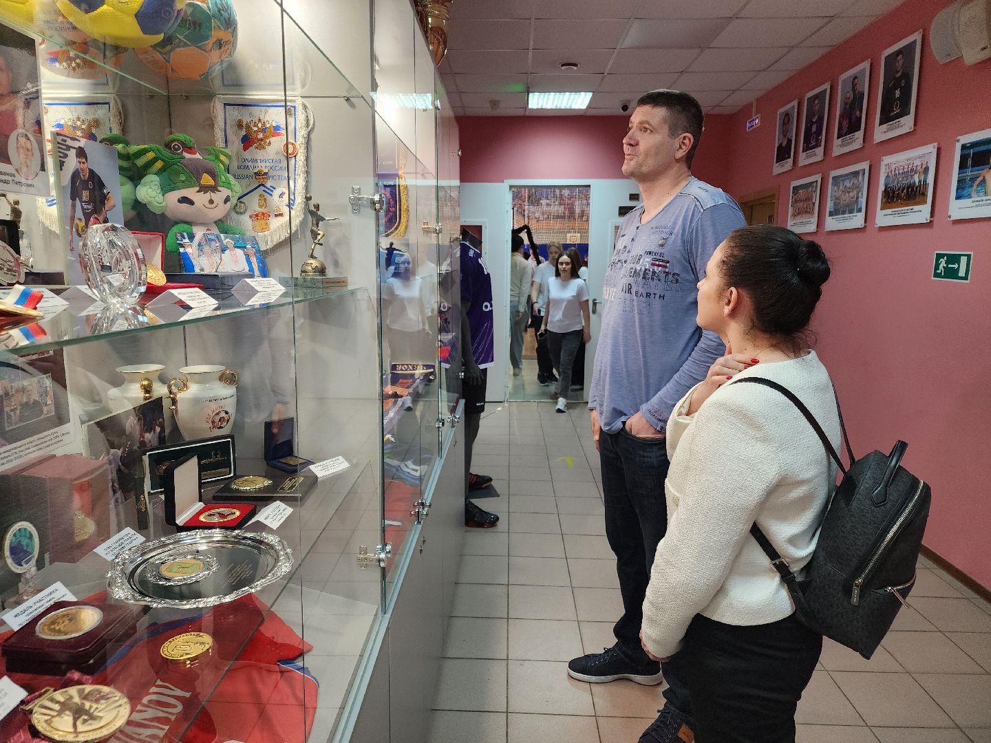 Чехов, улица Мира 9а, спортивный комплекс надежды россии, музей спорта, экспозиция, награды, спортивная форма, атрибутика, сувениры, аксессуары, автографы, чемпионы олимпийских игр, клуб Чеховские медведи, гандбол, бокс, хоккей, синхронное плавание, Александр Черноиванов,