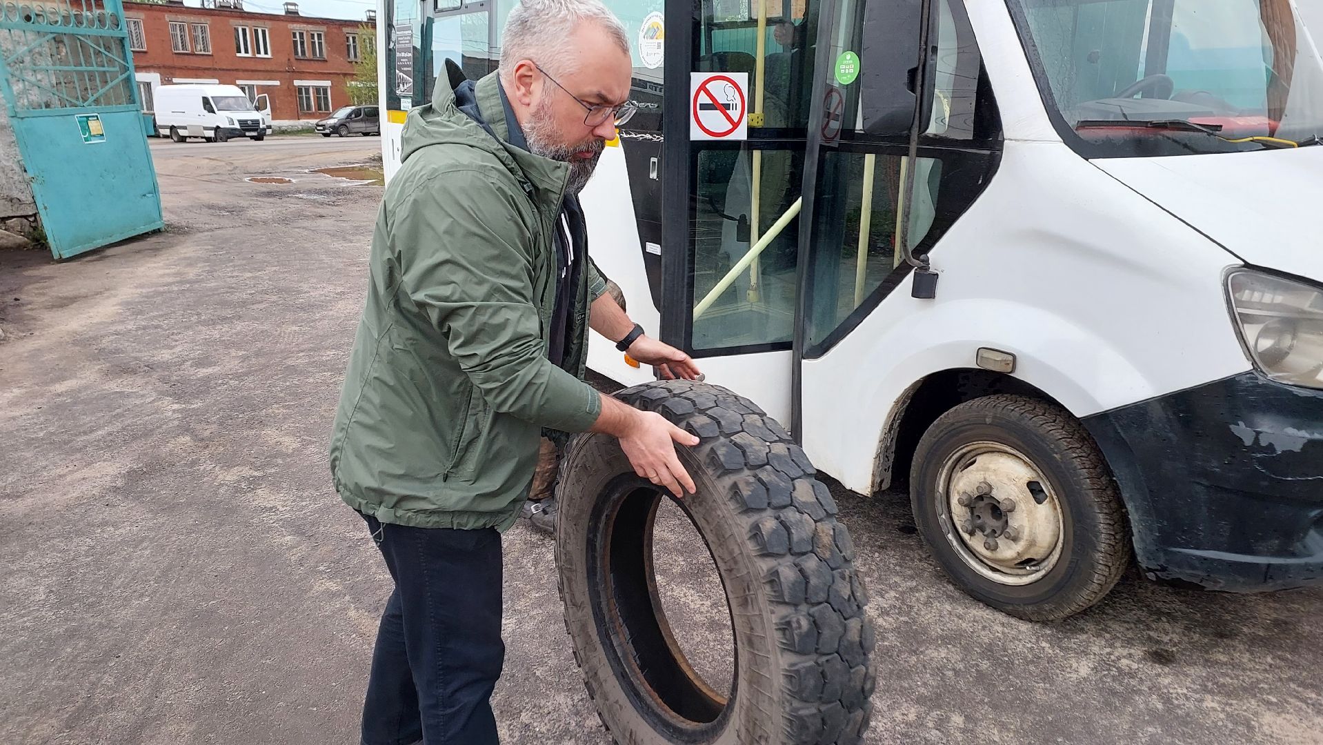 мегабак, экология, экологическая акция, старые шины, серпухов, депутат,