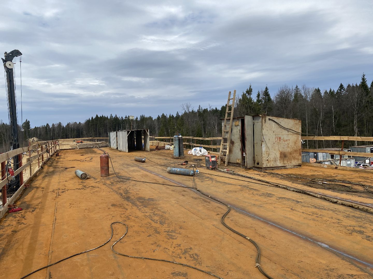 Путепровод в Сабурово , Дублер Пятницкого шоссе , Новая дорога ,
