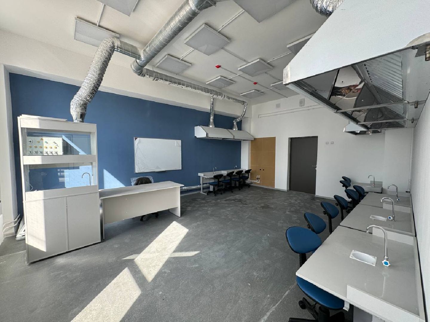 строительство, школа, жилой комплекс, кабинеты, спортплощадка, ввод в эксплуатацию,