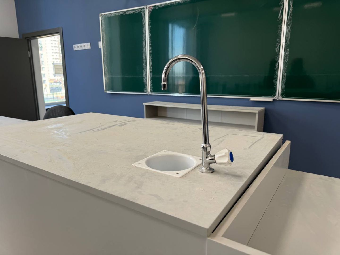 строительство, школа, жилой комплекс, кабинеты, спортплощадка, ввод в эксплуатацию,