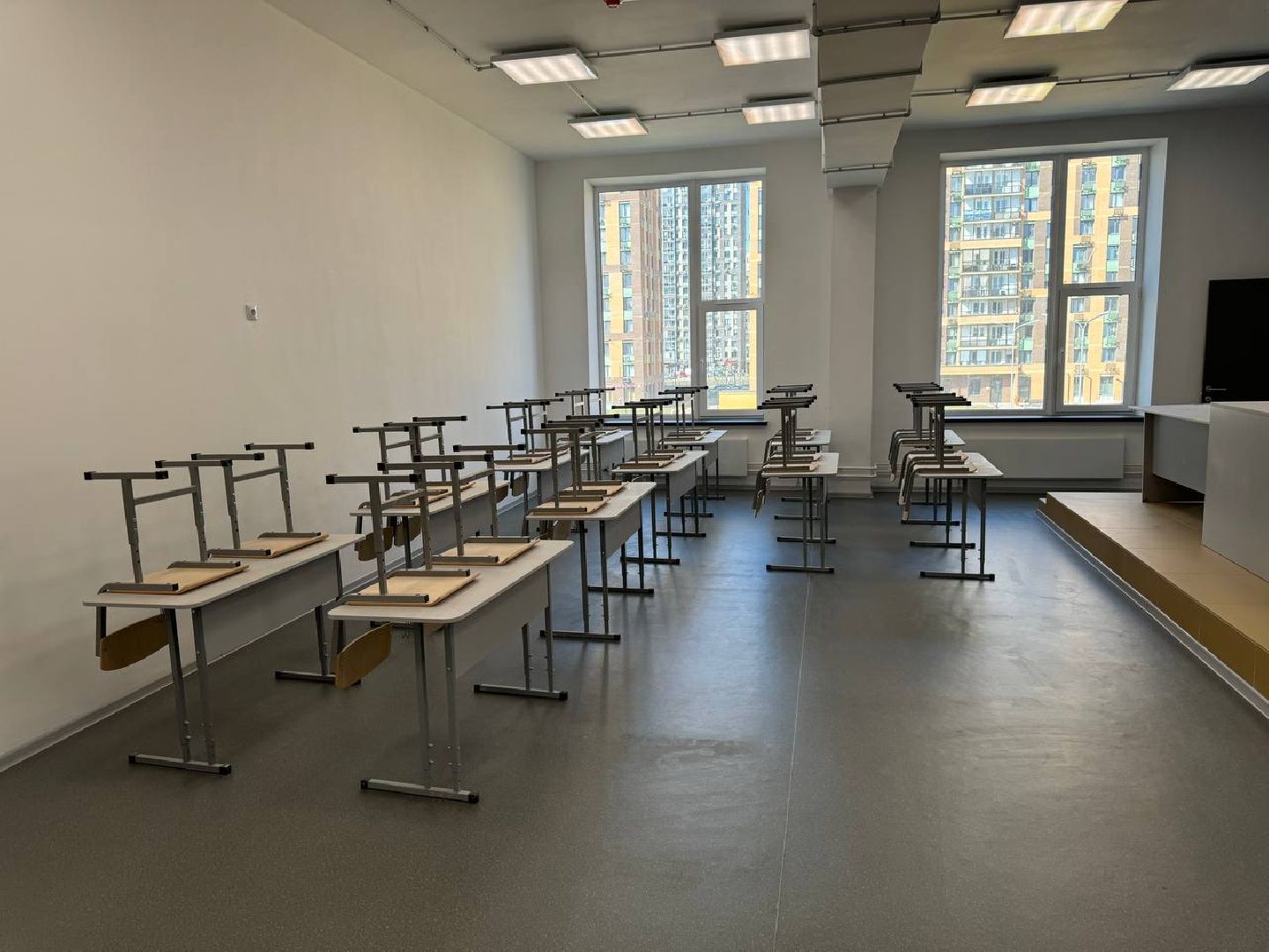 строительство, школа, жилой комплекс, кабинеты, спортплощадка, ввод в эксплуатацию,