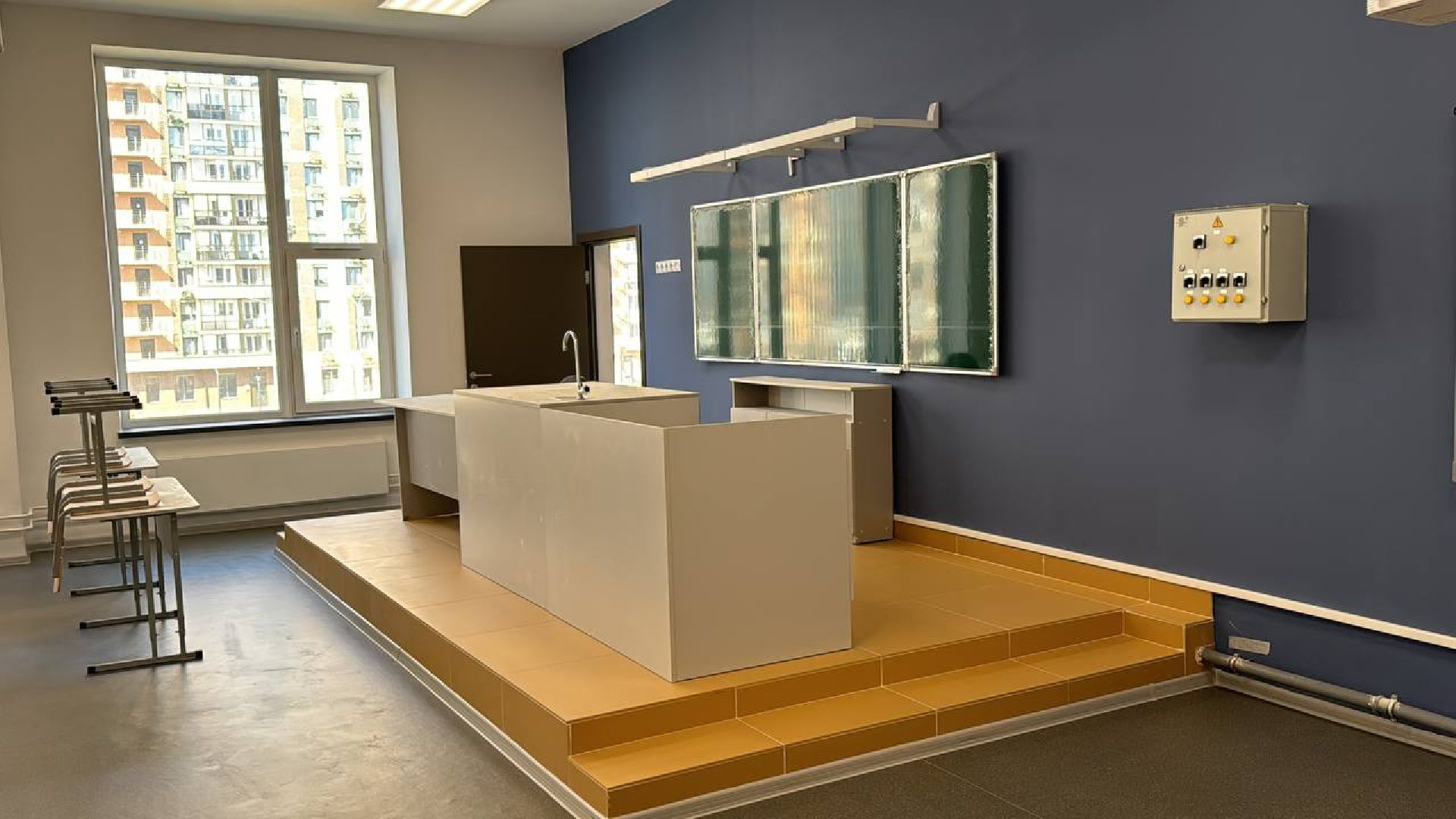 строительство, школа, жилой комплекс, кабинеты, спортплощадка, ввод в эксплуатацию,