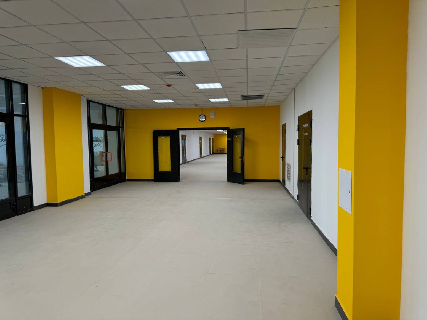 строительство, школа, жилой комплекс, кабинеты, спортплощадка, ввод в эксплуатацию,