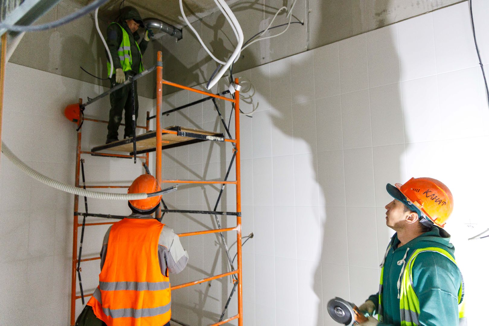 люберцы,  строительство поликлиники, строители,