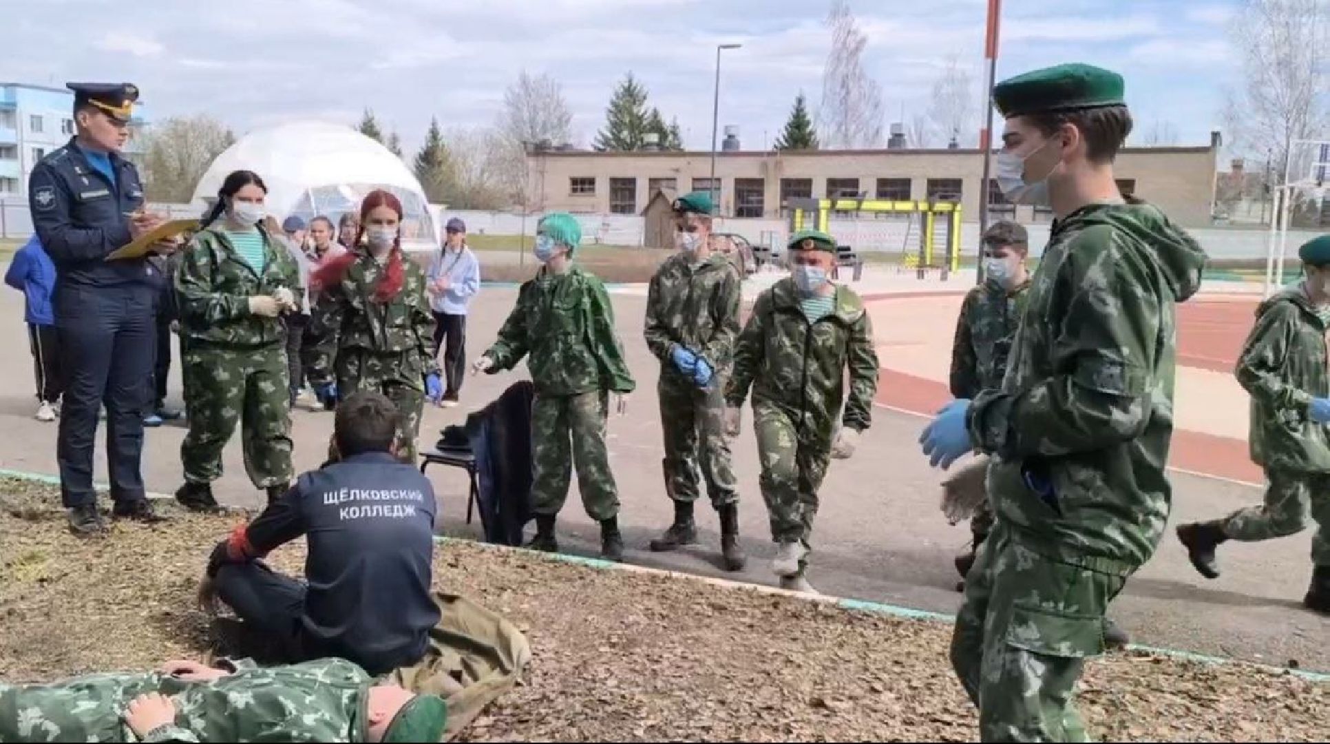 зарница, игра, юнармия, движение первых, противогаз, автомат калашникова,