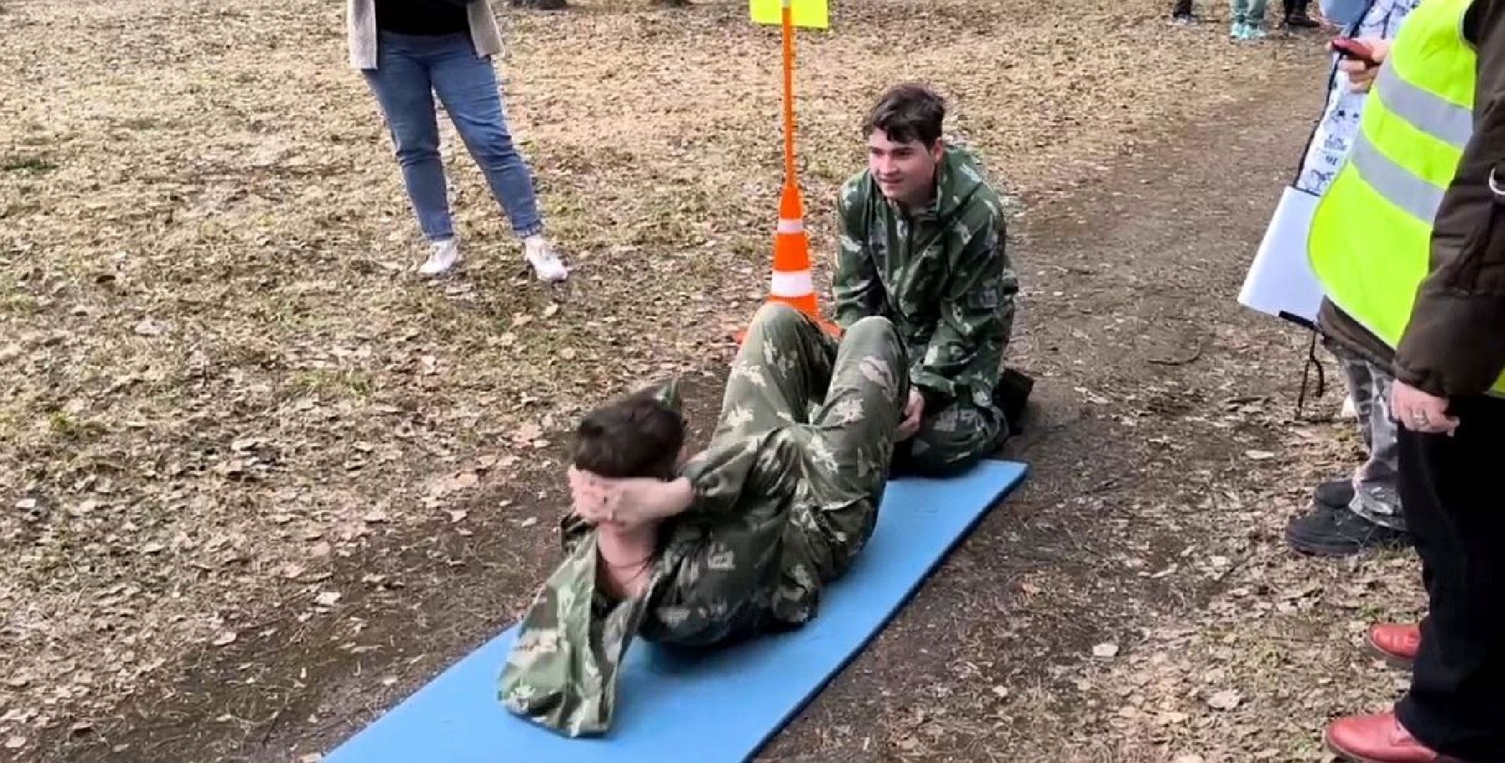 зарница, игра, юнармия, движение первых, противогаз, автомат калашникова,