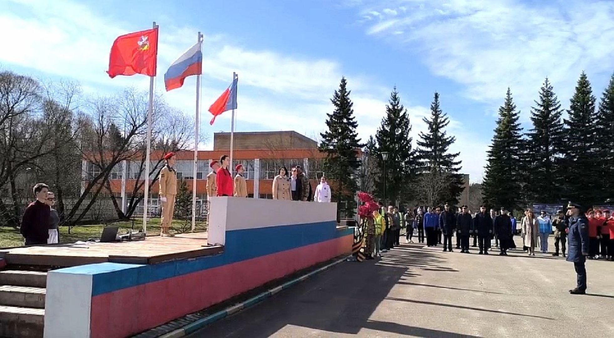 зарница, игра, юнармия, движение первых, противогаз, автомат калашникова,