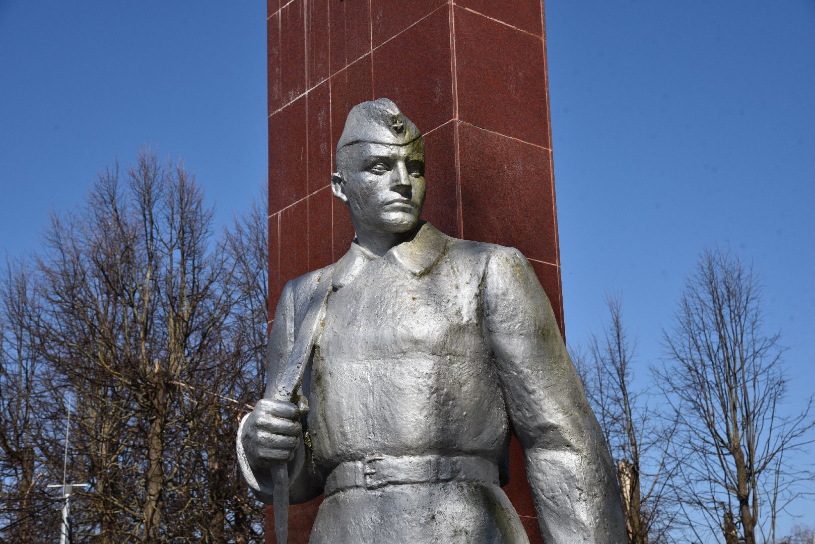 лотошино, сквер победы, субботник, уборка города,