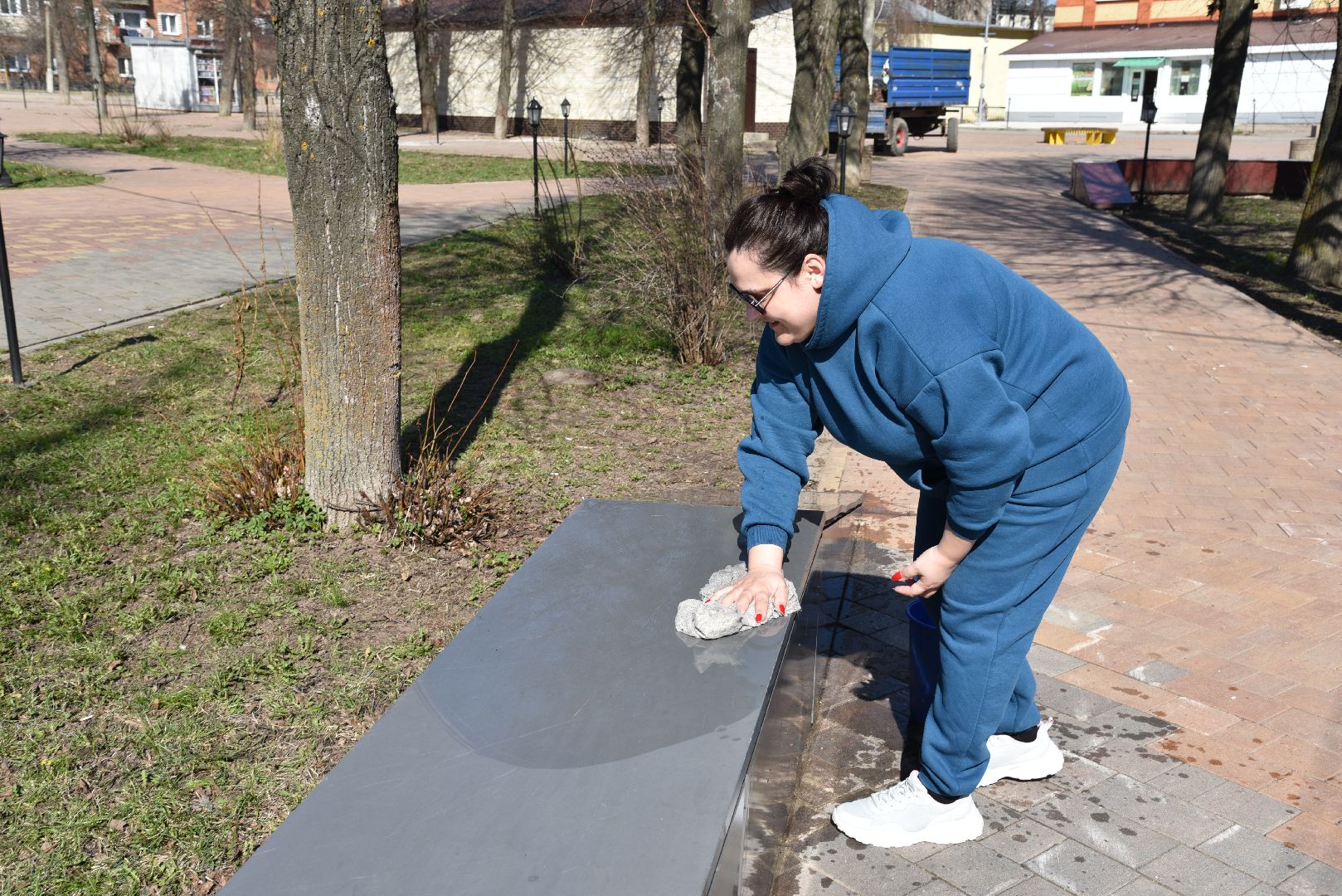 лотошино, сквер победы, субботник, уборка города,