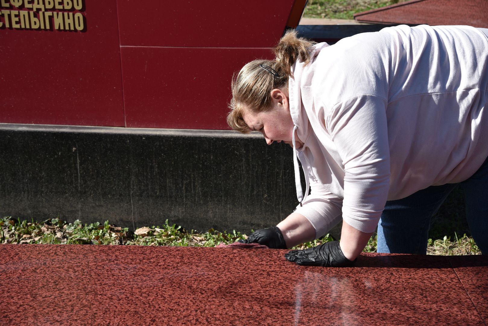 лотошино, сквер победы, субботник, уборка города,