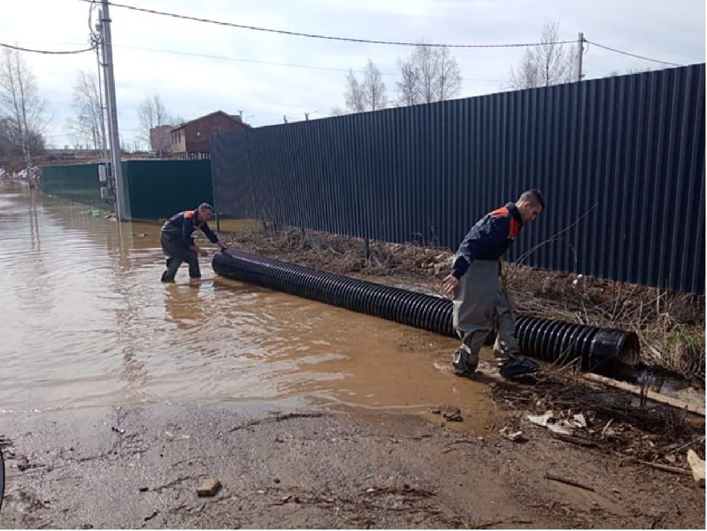 Чехов, деревня Чепелево, улица Энтузиастов, наводнение, подтопление, разлив воды, пруды, дренажная система, МЧС, Мособлпожспас,