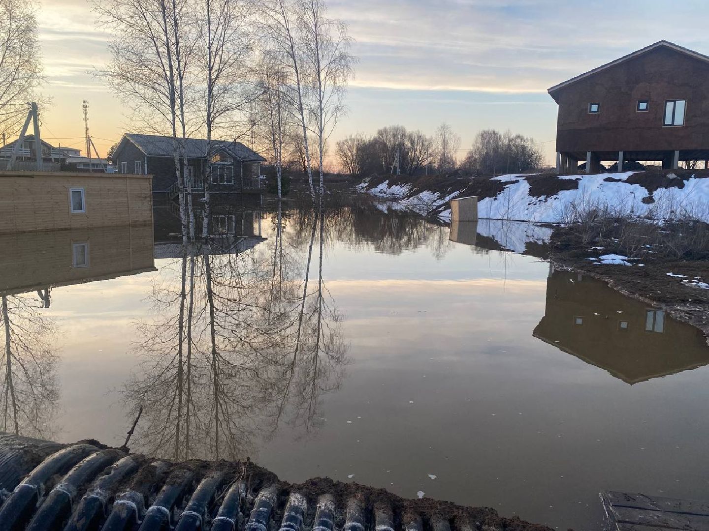 Чехов, деревня Чепелево, улица Энтузиастов, наводнение, подтопление, разлив воды, пруды, дренажная система, МЧС, Мособлпожспас,