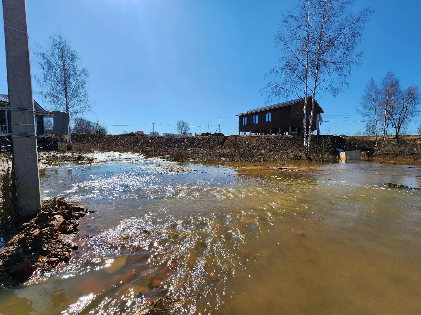 Чехов, деревня Чепелево, улица Энтузиастов, наводнение, подтопление, разлив воды, пруды, дренажная система, МЧС, Мособлпожспас,
