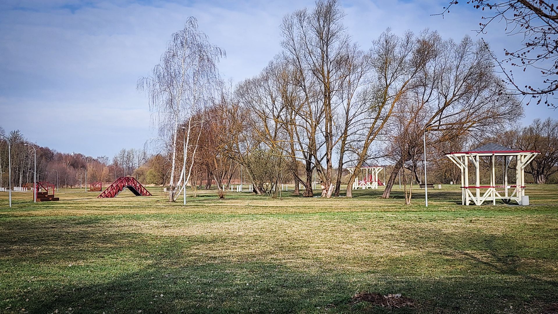 Бронницы , Парк Бронницкий Луг , Обработка парка от клещей,