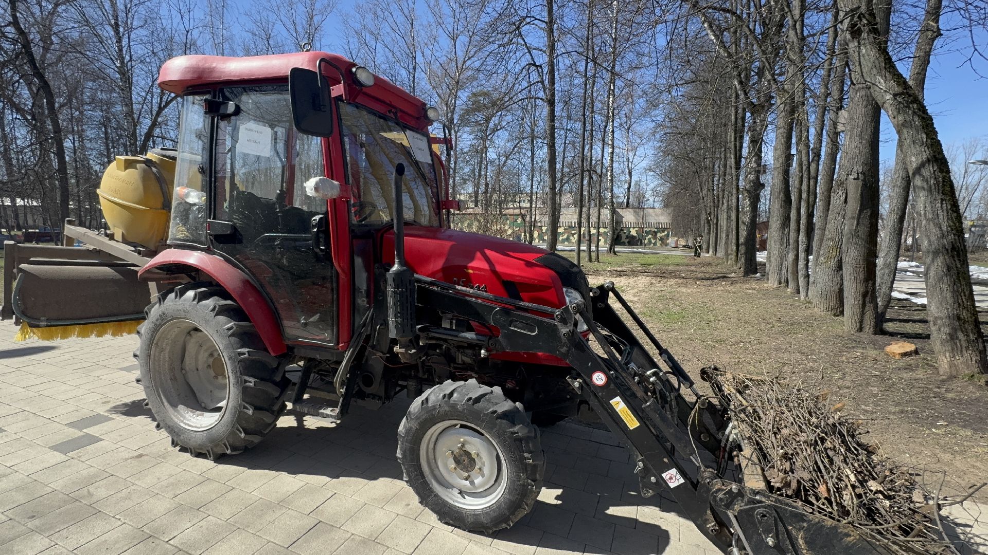 солнечногорск, уборка территории, городской парк, жители, листва,