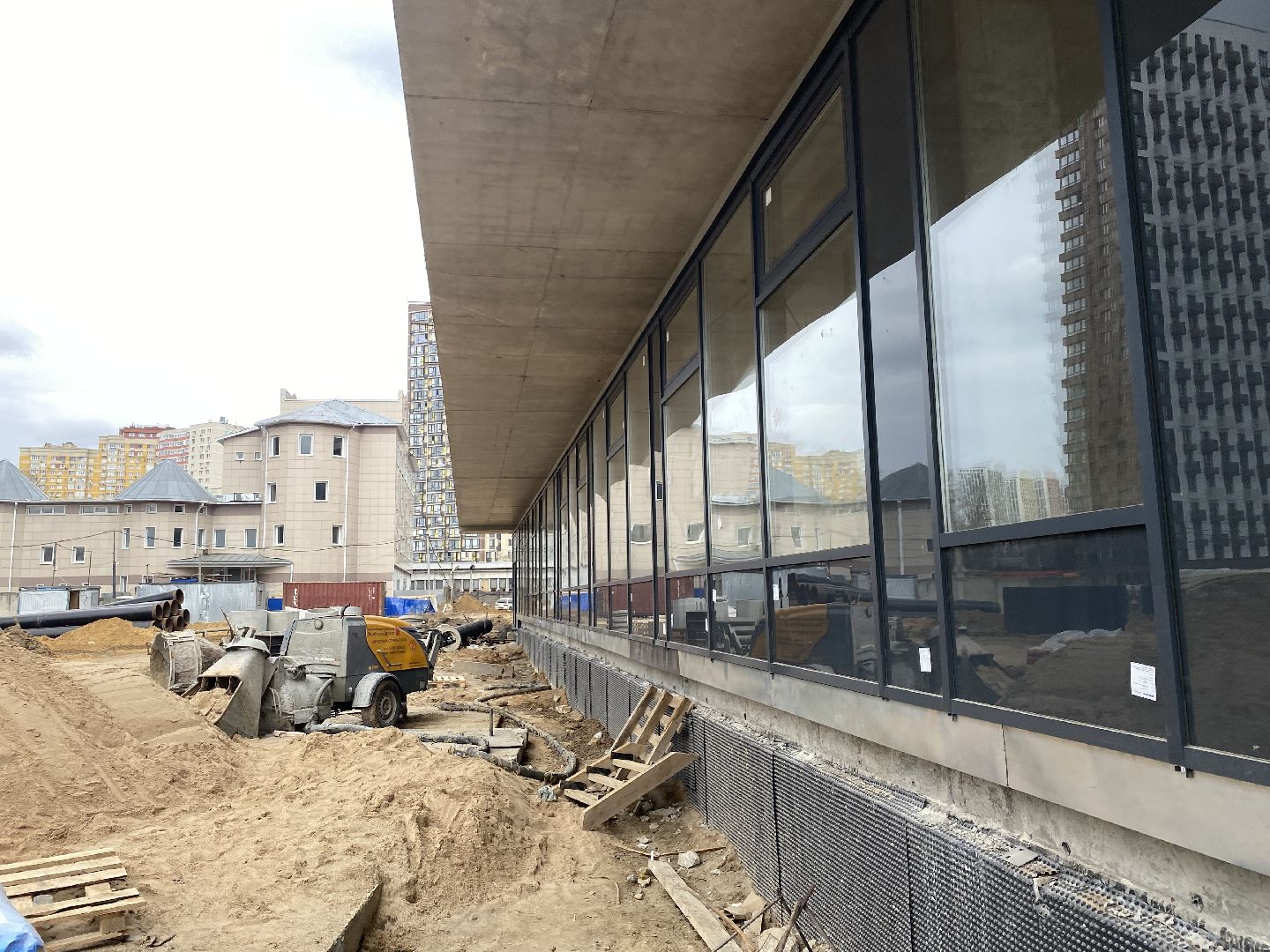 новая школа в красногорске, новая школа в павшинской пойме, строительтство,