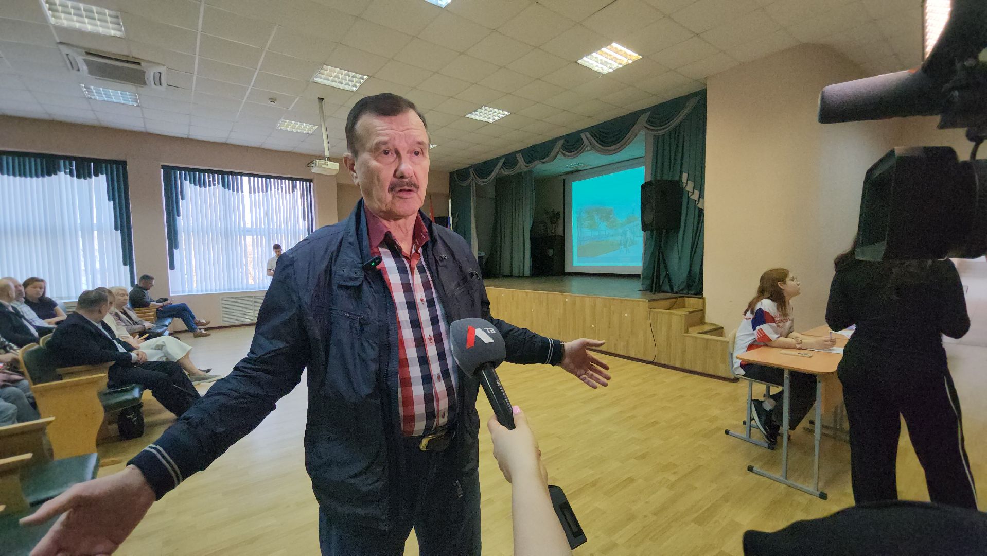 Люберцы, сквер на улице Побратимов, благоустройство, артист Леонид Серебренников,