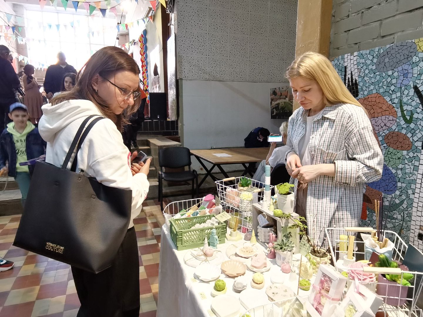 Балашиха, Фабрика 1830, ветераны труда, День труда, выставка Фабрика глазами художников, музей истории фабрики