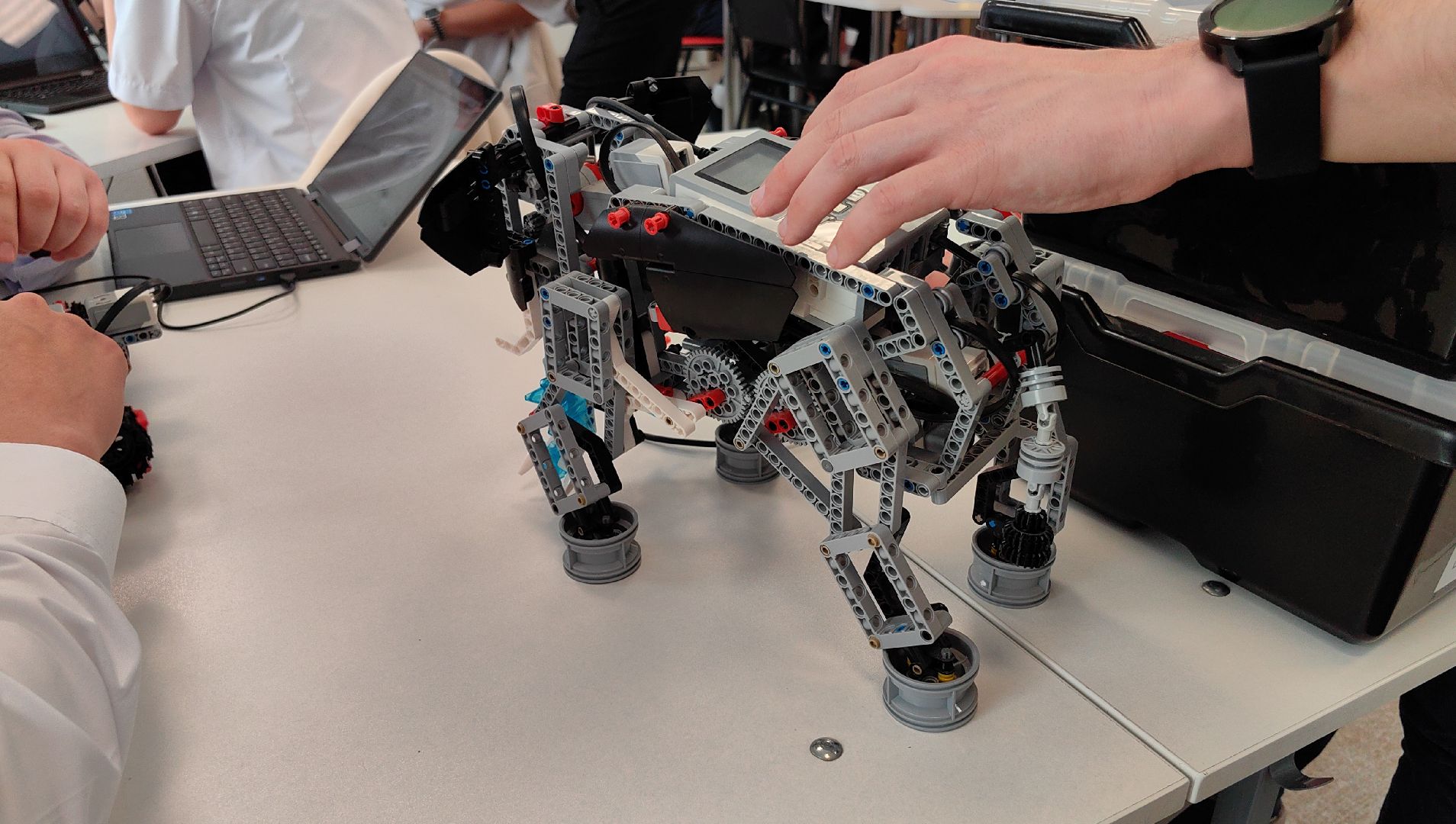 робот, занятия, школа, точка роста, программирование,