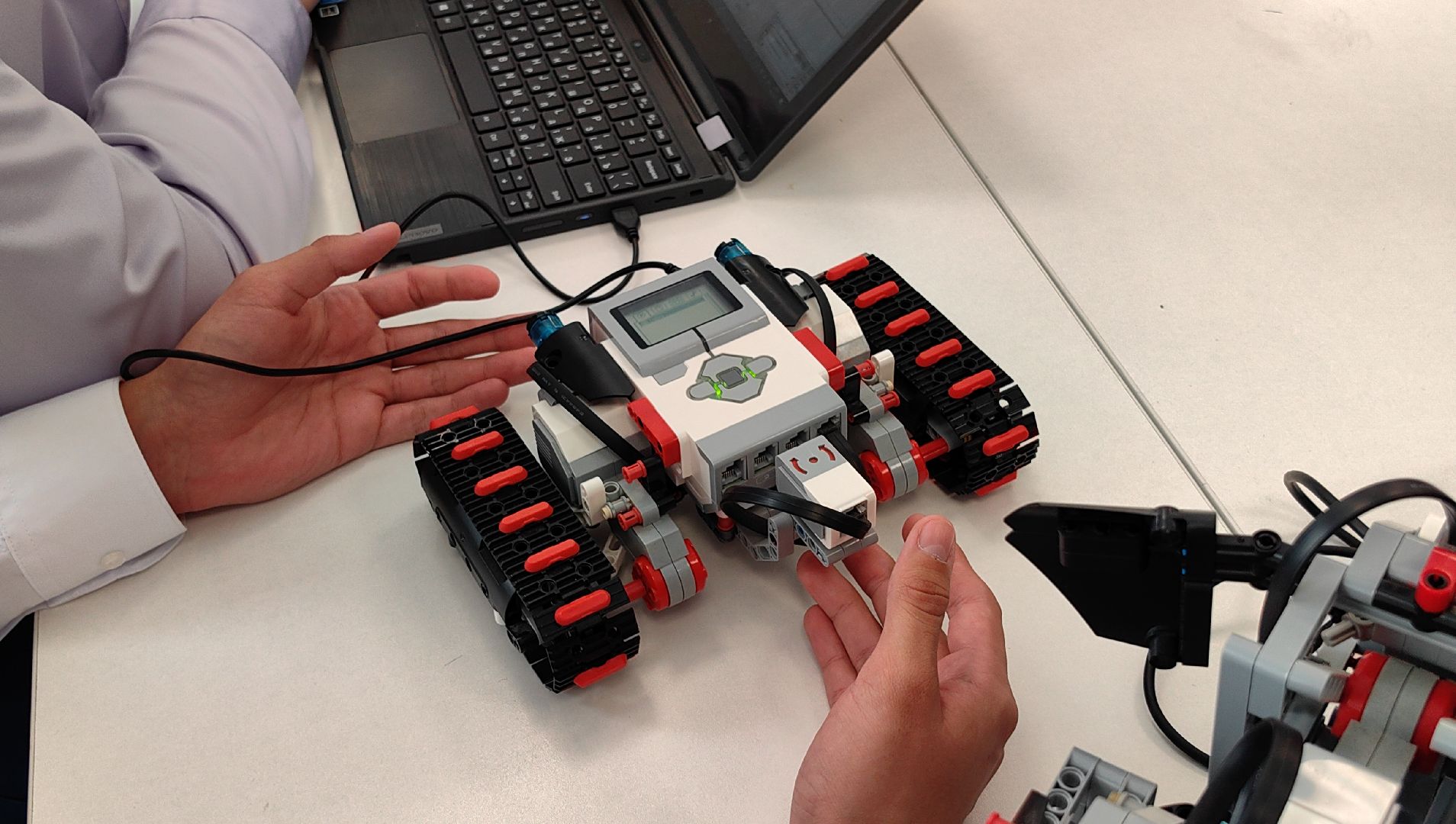 робот, занятия, школа, точка роста, программирование,