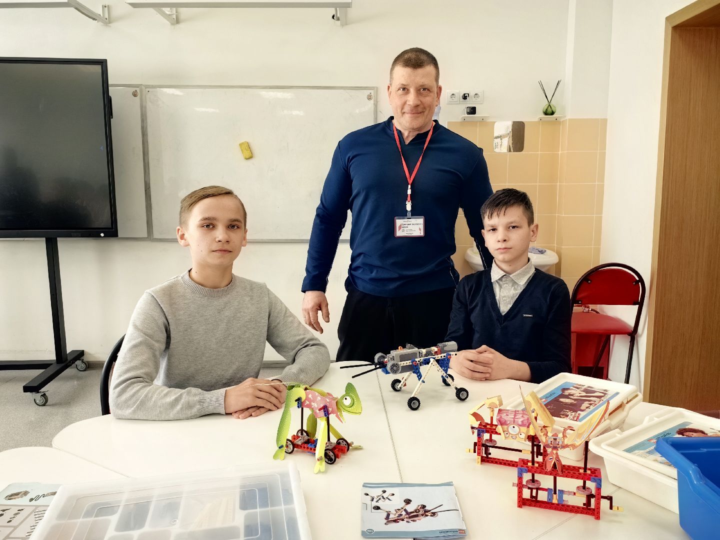 робот, занятия, школа, точка роста, программирование,