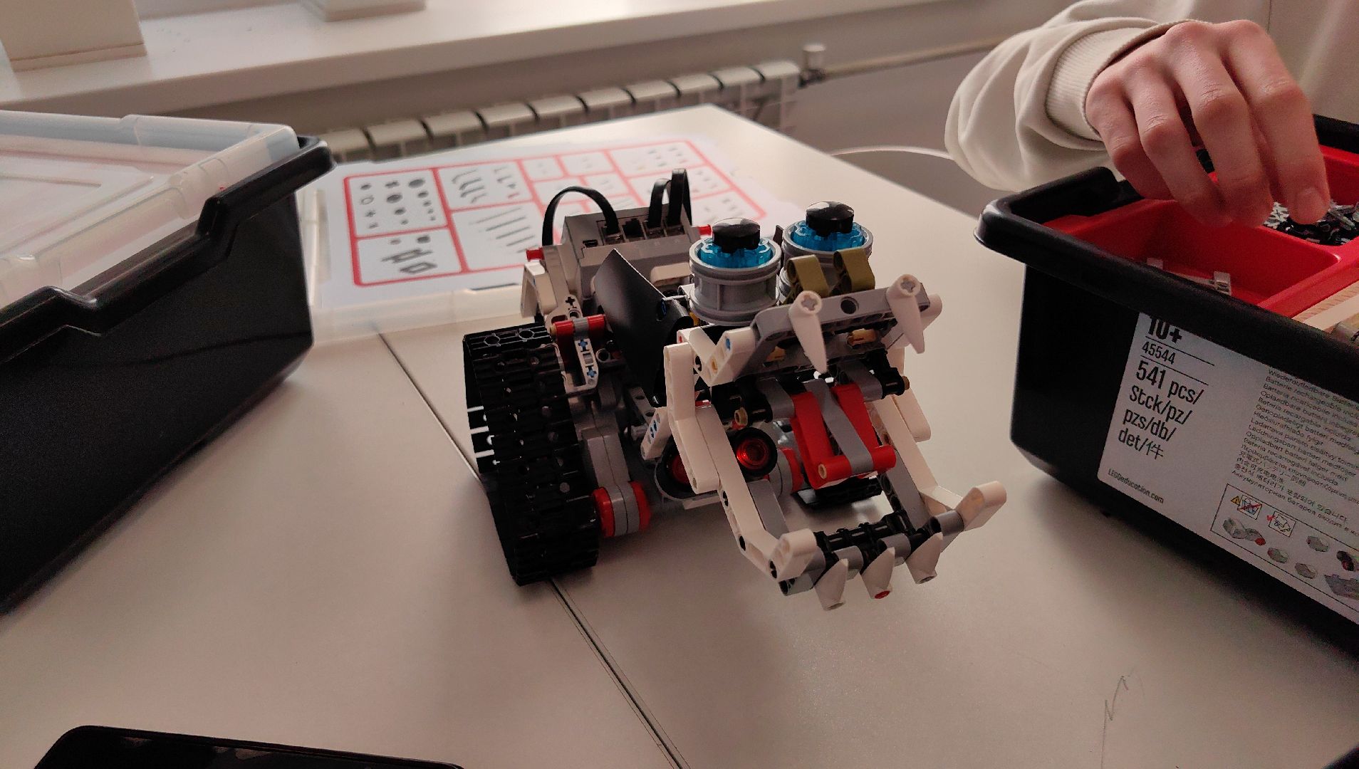 робот, занятия, школа, точка роста, программирование,