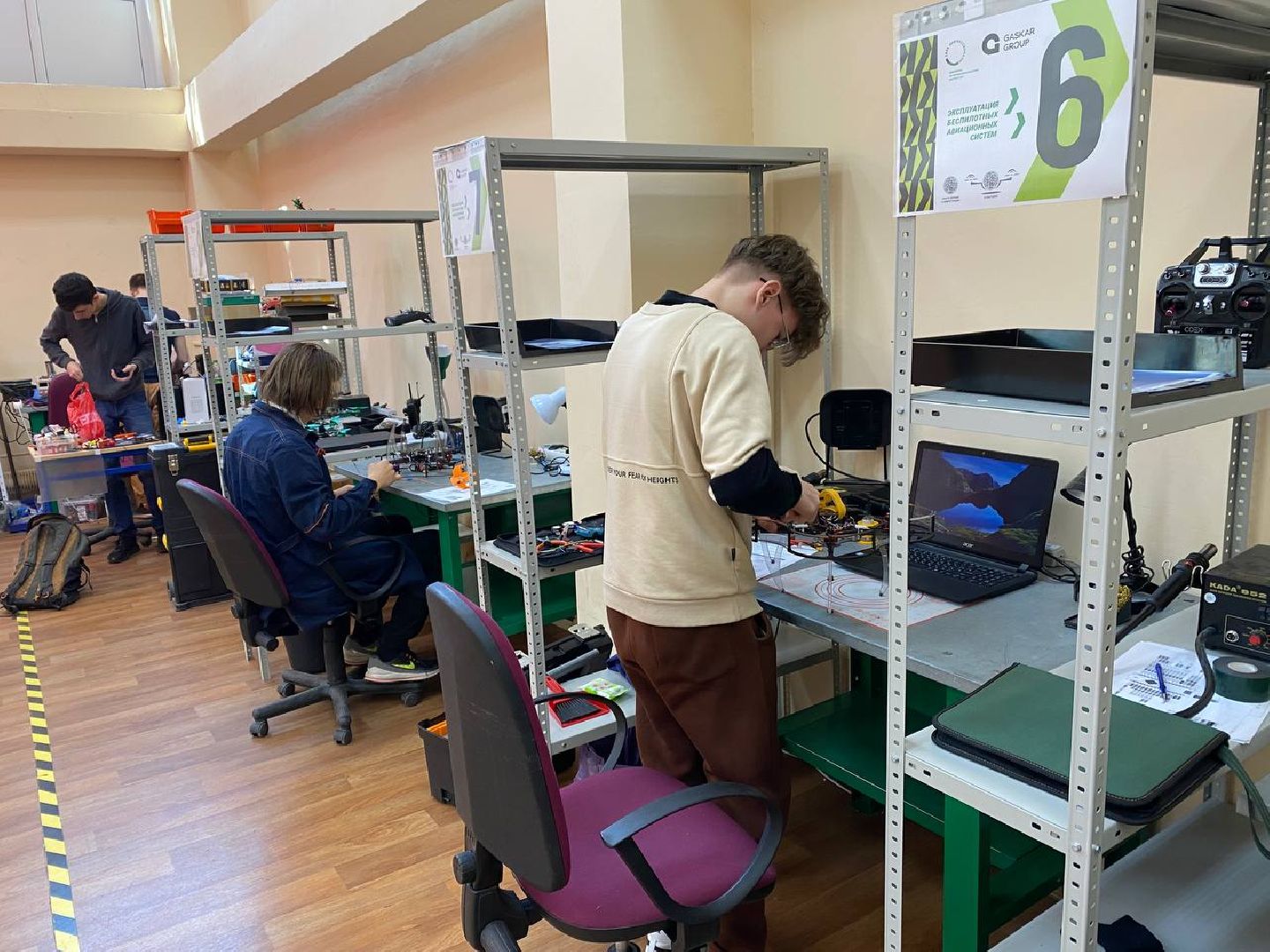 Виноградов, Артём, дежурный, планете, Роскосмос, смена, федеральная