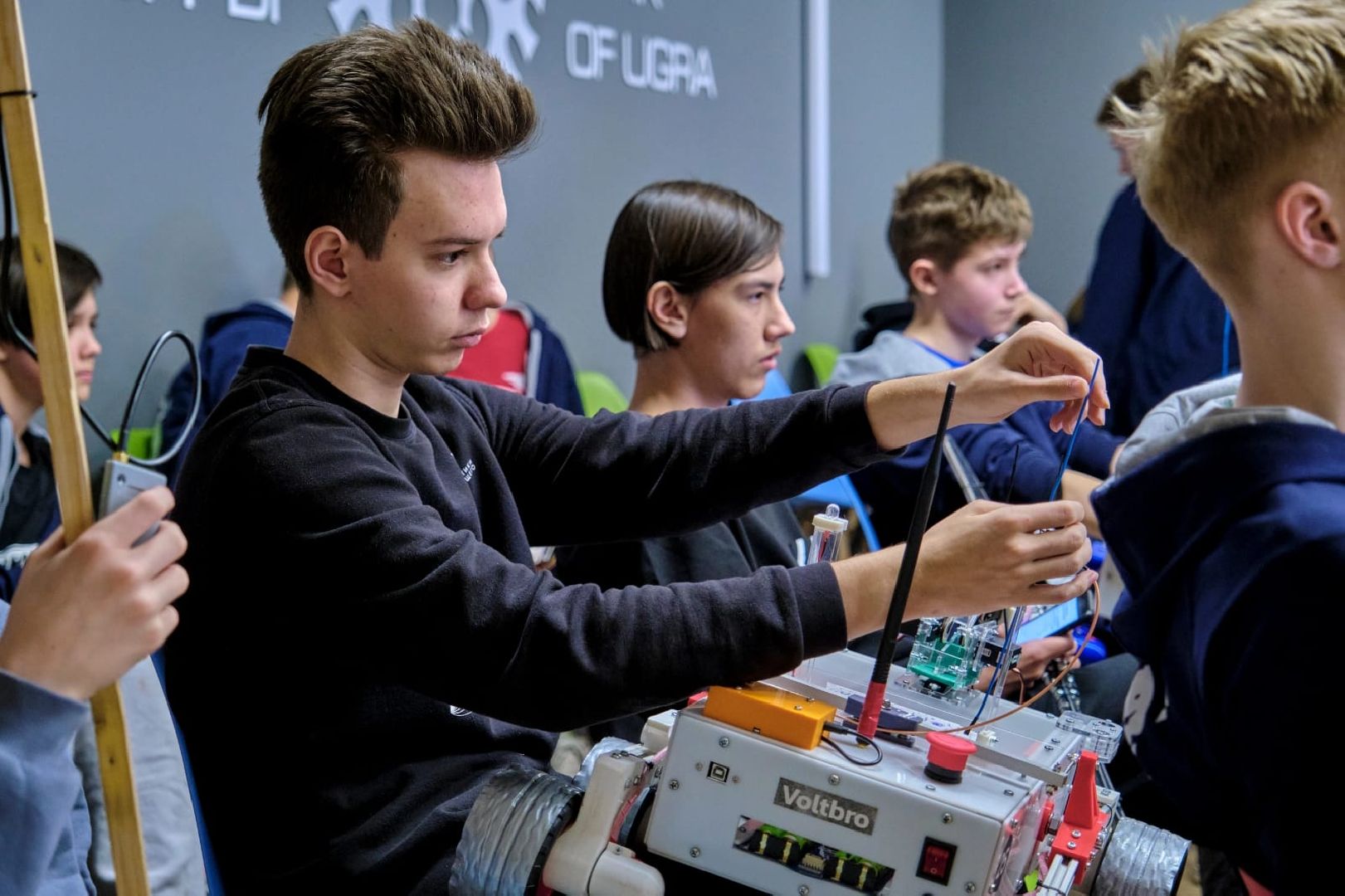 Виноградов, Артём, дежурный, планете, Роскосмос, смена, федеральная