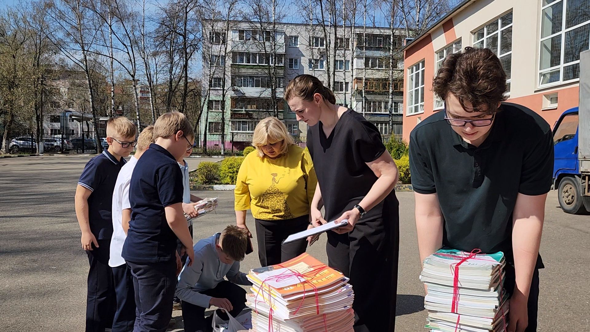 раменское, общество, сбор макулатуры в поддержку российских военных, раменская средняя школа 1,