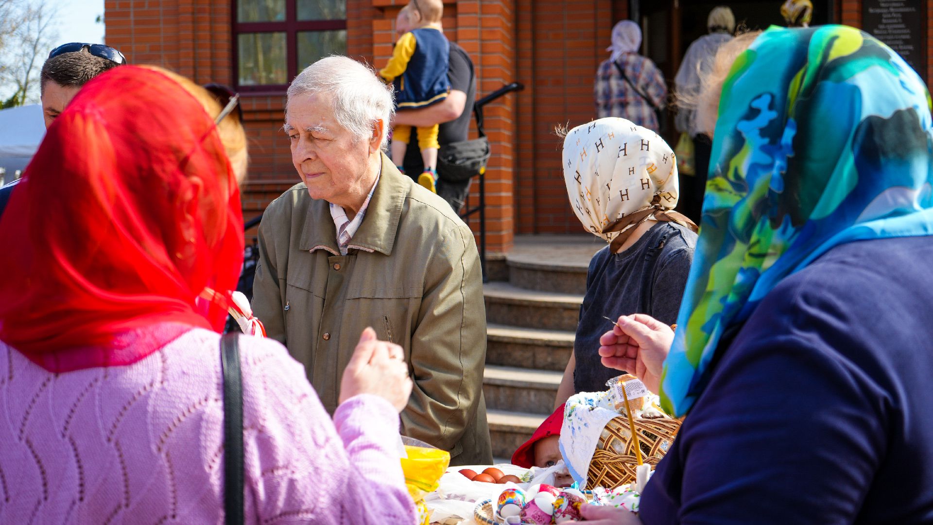 пасха , освящение куличей, благотворительная ярмарка ,