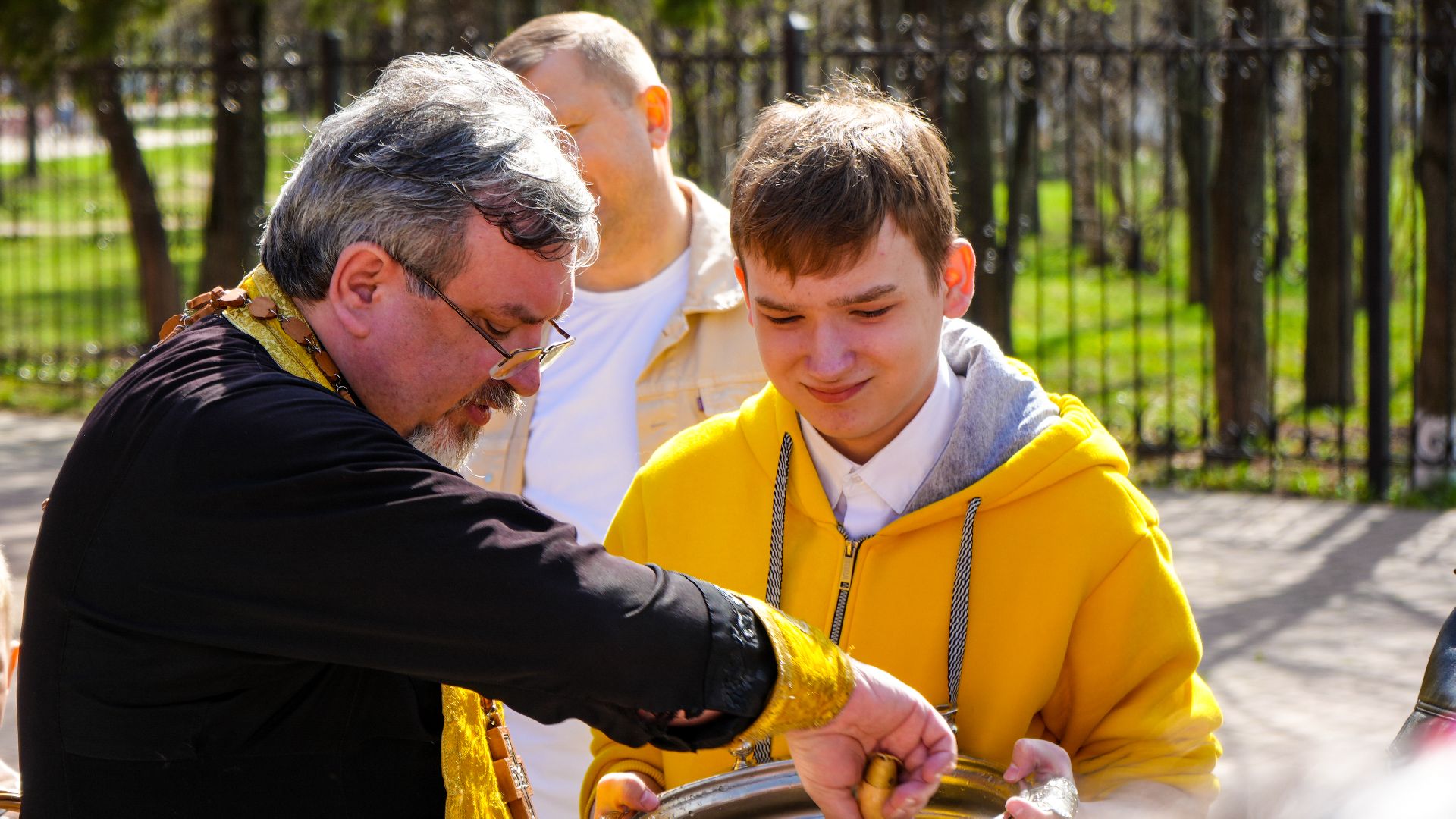 пасха , освящение куличей, благотворительная ярмарка ,