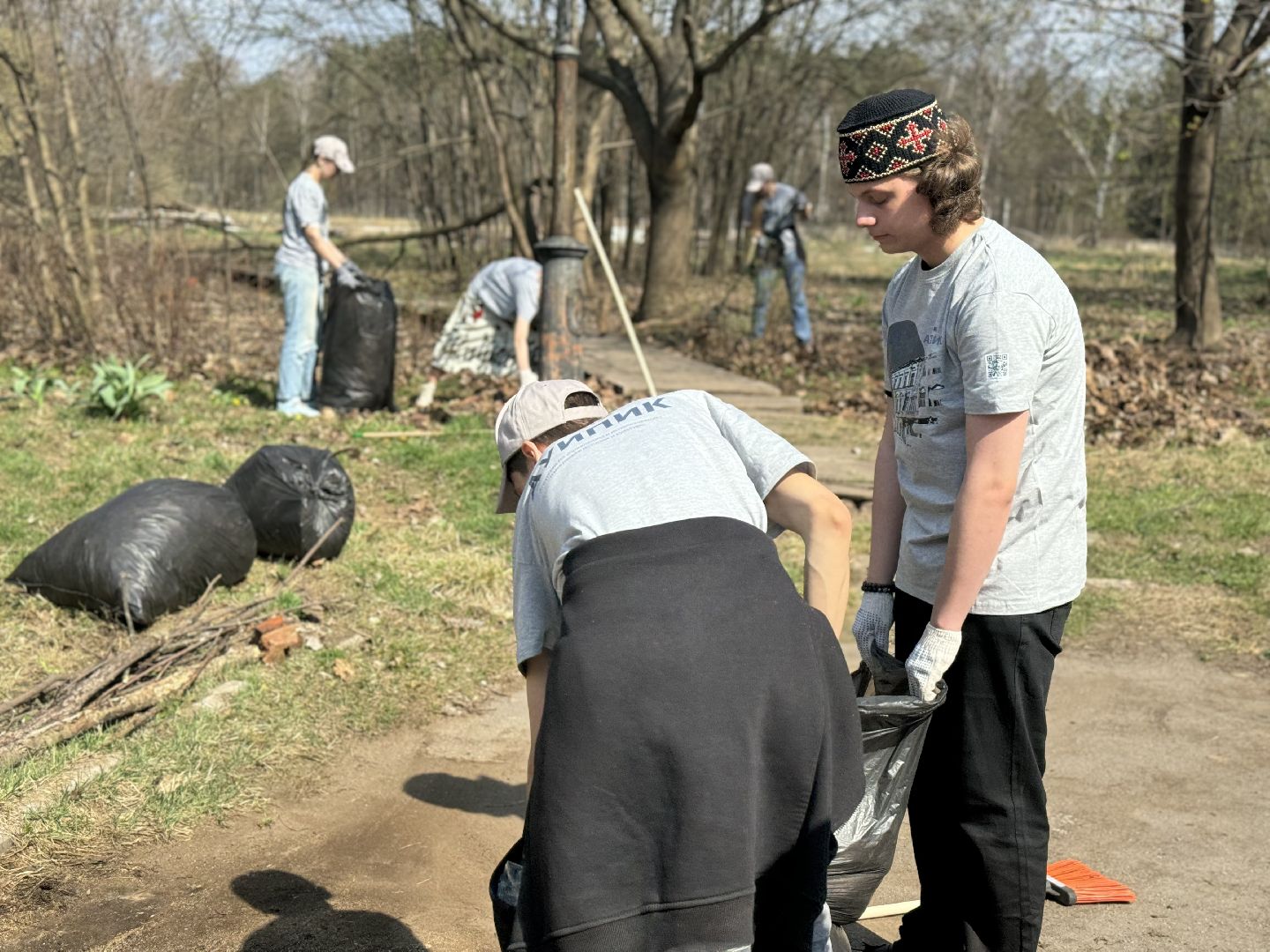субботник в усадьбе, ленинский городской округ, волонтеры культуры,
