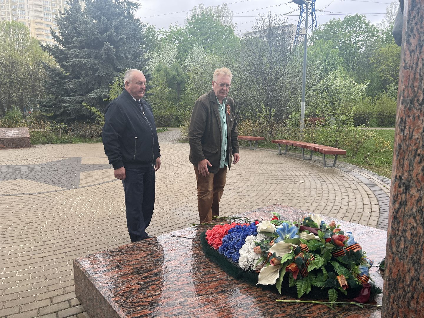 Химки, сквер имени Марии Рубцовой, памятник, Подвиг милосердие, скорая помощь, врач, медсестра