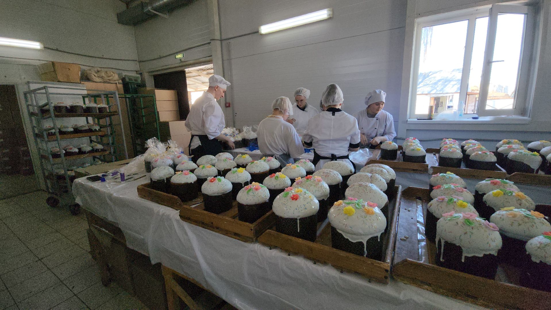 серпухов, владычный монастырь, монастырская пекарня, пасха в серпухове,