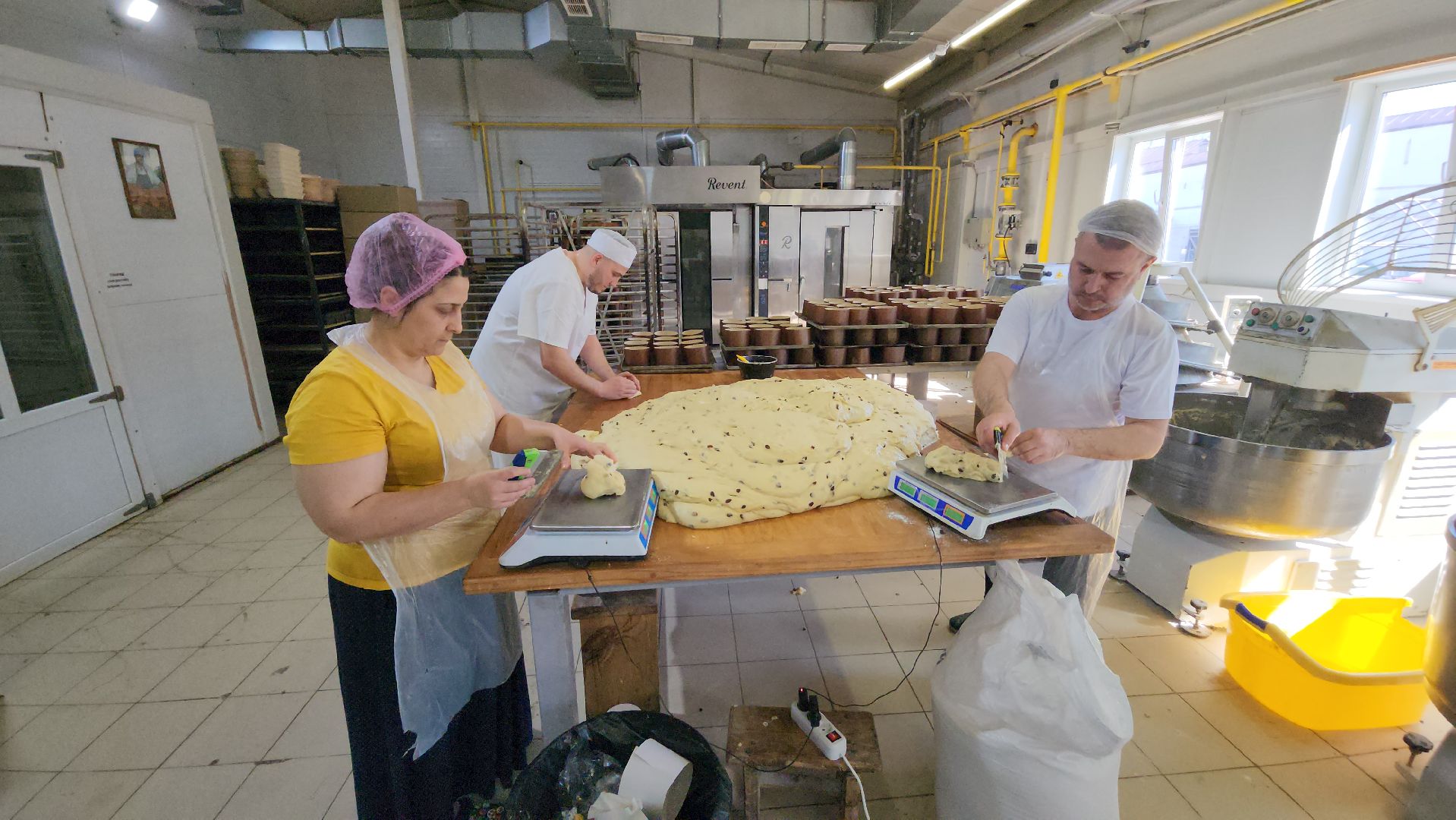 серпухов, монастырская пекарня, владычный монастырь, пасха в серпухове,