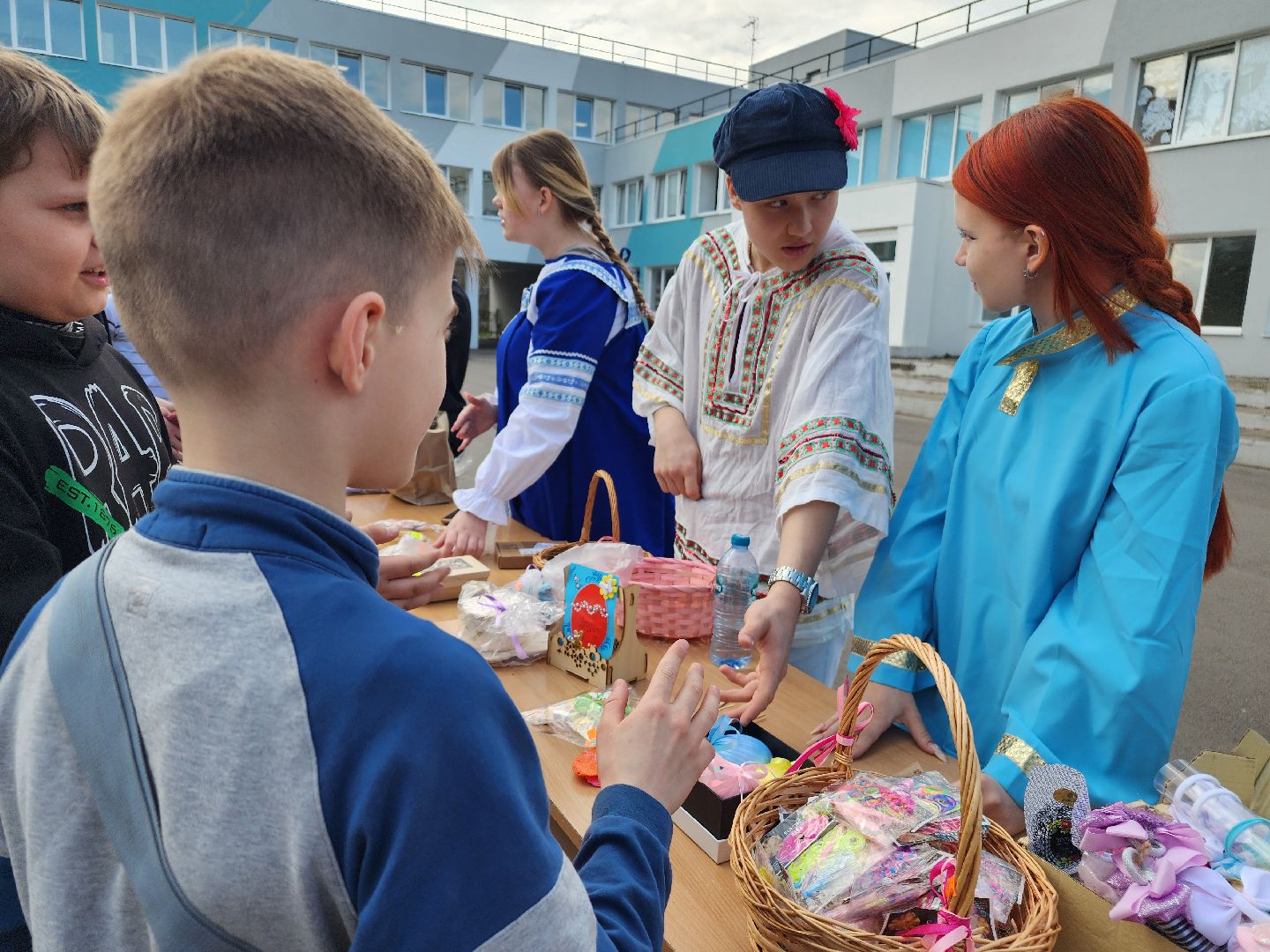 фрязино, пасха, благотворительная ярмарка, лицей,